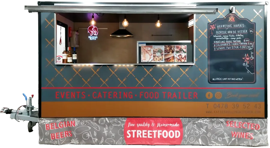 De trailer met het luik open.